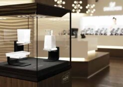 S8 Swarovski - 340mm Towel Rail - Chrome - Origins Living -ABACUS || Villeroy & Boch || Burlington Sales Store S8 swarovski lifestyle2 7